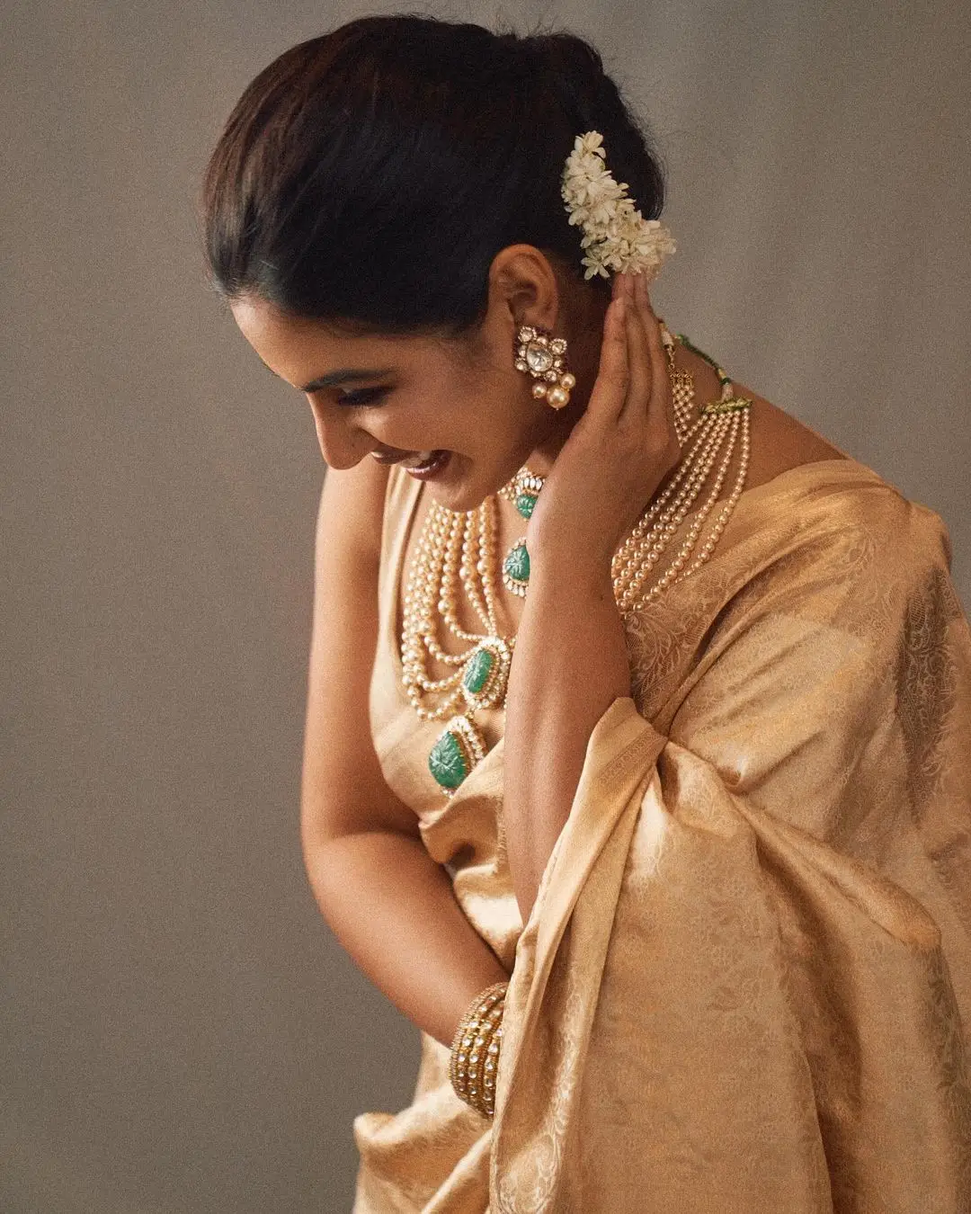 Samyuktha Menon Wearing Beautiful Earrings Jewellery Pink Saree Blouse